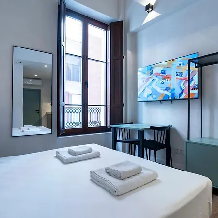 Vlc Host - Reina 168 Hotel Valencia