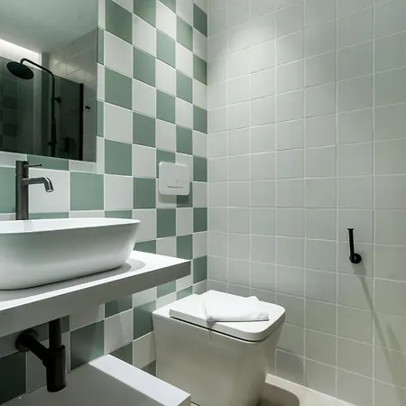 Vlc Host - Reina 168 Hotel