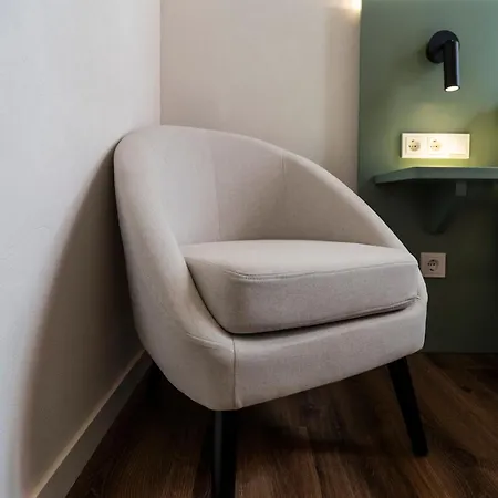 Vlc Host - Reina 168 Otel Valensiya