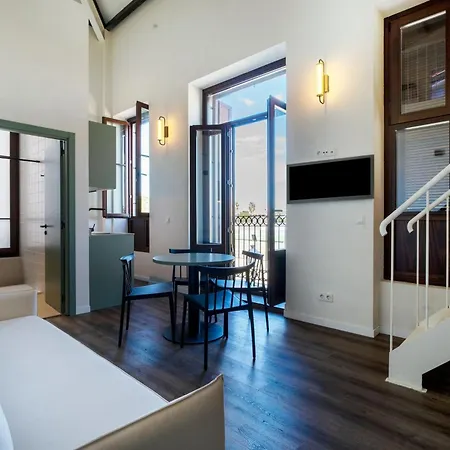 Vlc Host - Reina 168 Hotel *