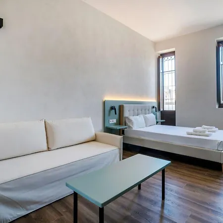Vlc Host - Reina 168 Hotel *