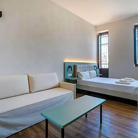 Vlc Host - Reina 168 Hotel *