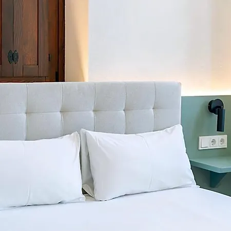 Hotel Vlc Host - Reina 168 *